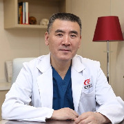 何晋龙医生照片