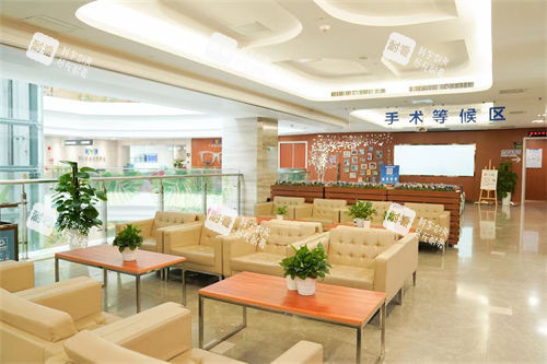 广州爱尔眼科医院候诊区 广州爱尔眼科医院候诊区