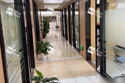 武汉仁爱口腔医院走廊