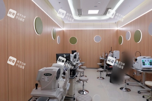 杭州飞秒秒眼科医院检查室.jpg 杭州飞秒秒眼科医院检查室.jpg