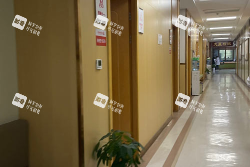 成都九龙医院走廊图.jpg