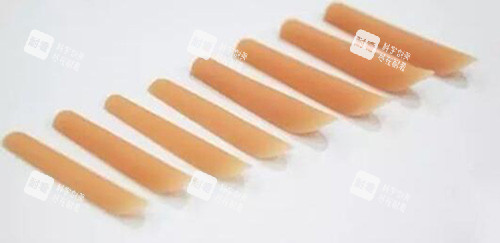 硅胶假体隆鼻照片.jpg