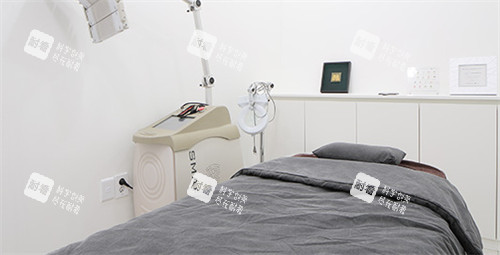 韩国BeautyBar整形外科仪器施术区.jpg