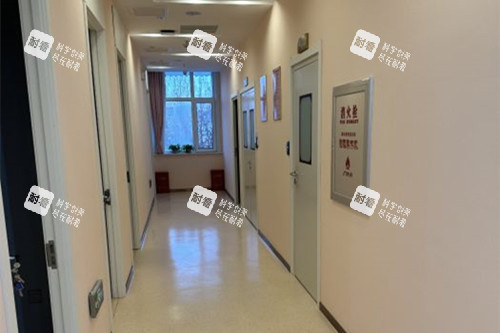 长春韩尔医疗美容诊室外部过道环境示意图.jpg 长春韩尔医疗美容诊室外部过道环境示意图.jpg