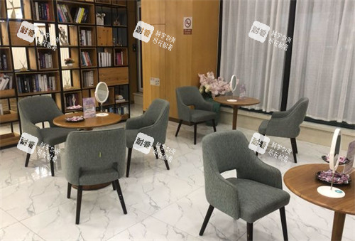 青岛知颜智妍医疗美容休息区图片.jpg