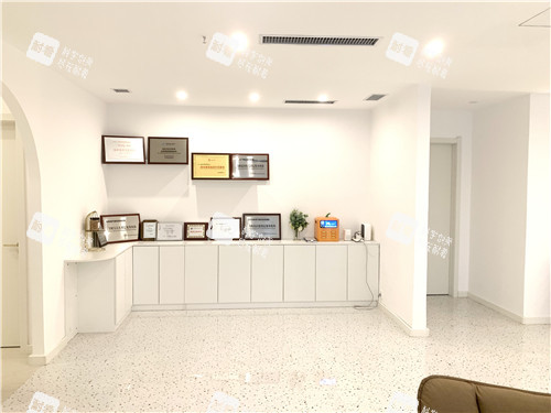 沈阳润然整形展示墙.jpg 沈阳润然整形展示墙.jpg