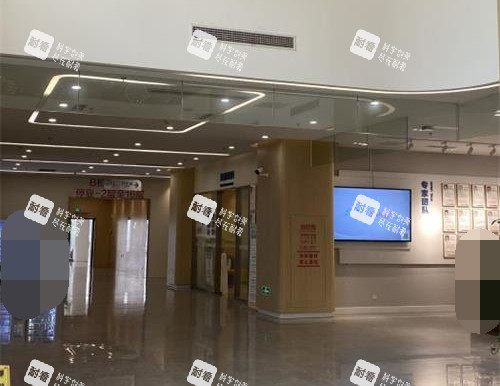 重庆松山医院一楼环境.jpg 重庆松山医院一楼环境.jpg