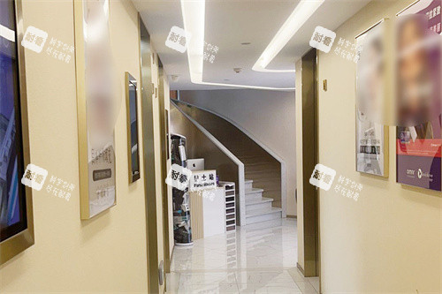 深圳奥觅医疗美容龙岗店走廊.jpg 深圳奥觅医疗美容龙岗店走廊.jpg