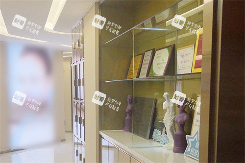 深圳奥觅医疗美容龙岗店展示区.jpg 深圳奥觅医疗美容龙岗店展示区.jpg