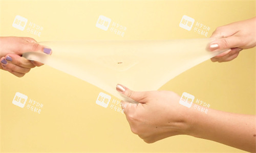 隆胸假体的延展性.jpg
