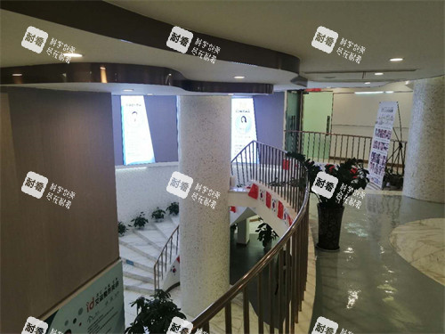 南充艾迪医疗美容口腔门诊部楼梯.jpg