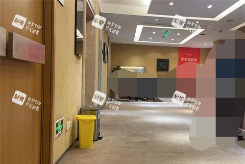 温州艺星整形医院的内部大厅环境.jpg