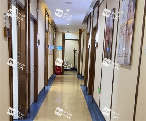 厦门脸博士医疗美容医院走廊.jpg