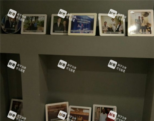 重庆松山医院展示架照片.jpg
