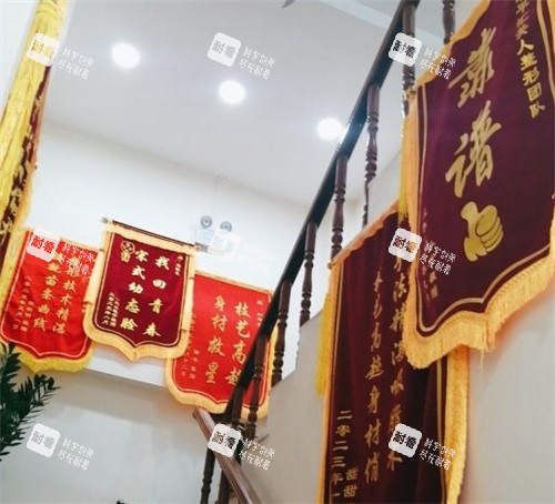 沈阳汇美人整形美容荣誉展示墙.jpg