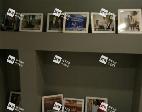 重庆松山医院展示架.jpg