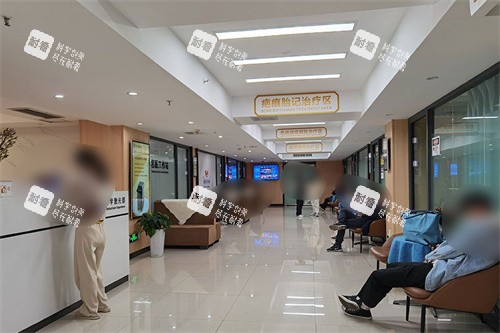 长沙中科皮肤病医院走廊环境.jpg