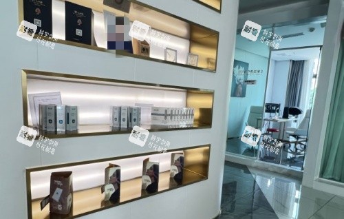 百色华美整形展示柜示意图.jpg
