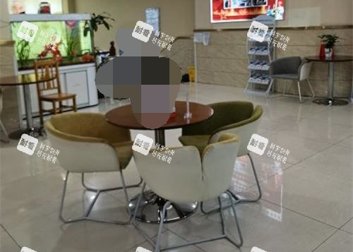 成都军建疤痕科休息区.jpg