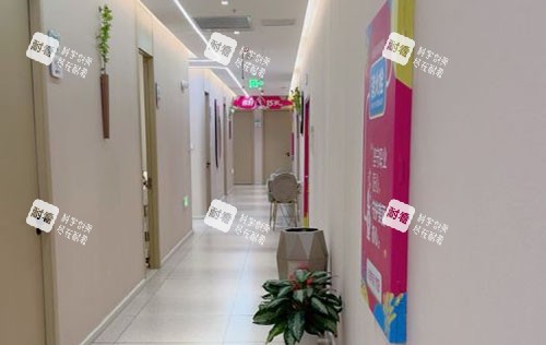 赣州韩美整形走廊环境实拍图.jpg